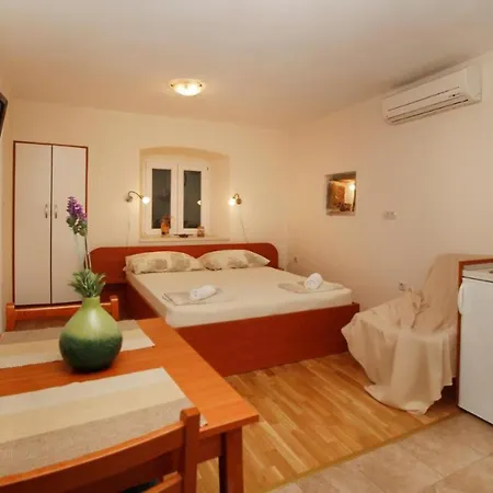Caralipeo Apartamento Makarska